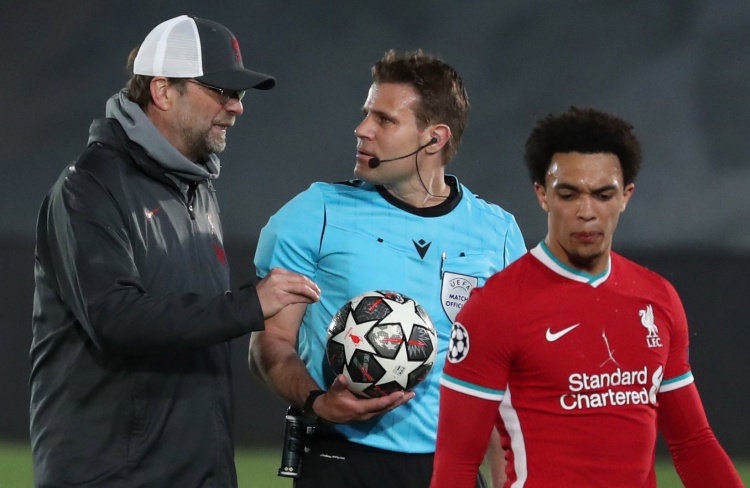 津门虎vs三镇首发：刘若钒、罗马里奥先发