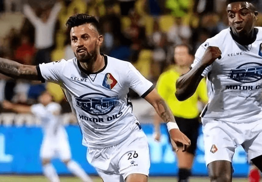 关键任意球 关键任意球