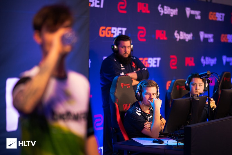 上保持领先 上保持领先